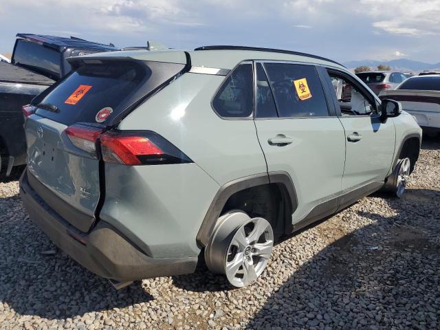 2T3P1RFVXKC056451 - 2019 TOYOTA RAV4 XLE GRAY photo 3