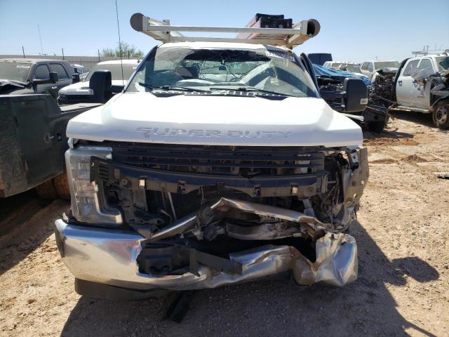 1FDBF2A66KEG17846 - 2019 FORD F250 SUPER DUTY WHITE photo 5