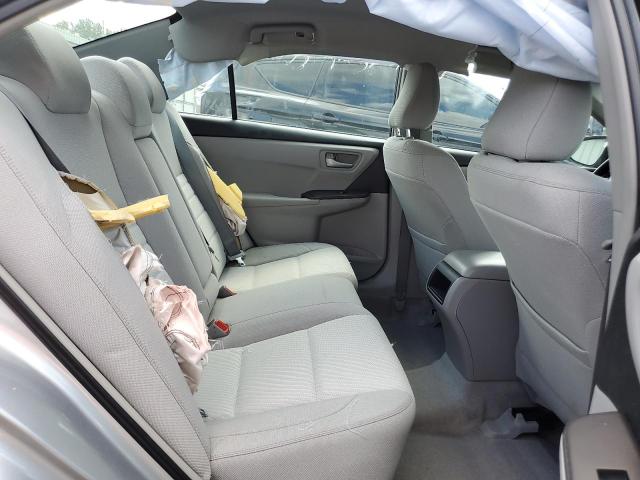 4T4BF1FK1FR490067 - 2015 TOYOTA CAMRY LE 银色 照片 10