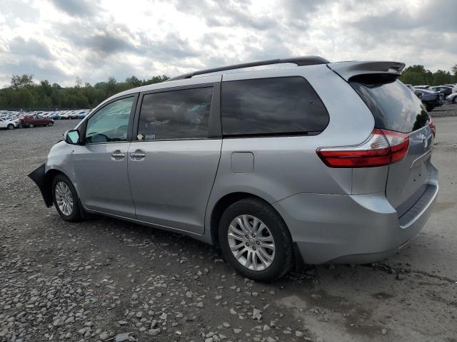5TDYZ3DC6HS882220 - 2017 TOYOTA SIENNA XLE ვერცხლისფერი ფოტო 2