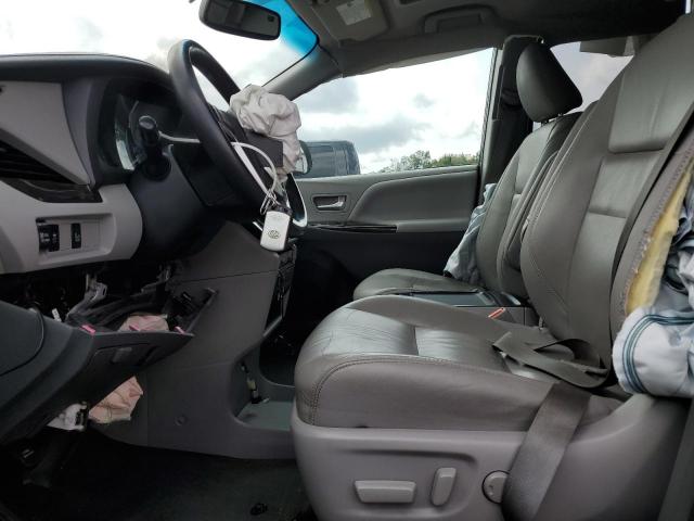 5TDYZ3DC6HS882220 - 2017 TOYOTA SIENNA XLE ვერცხლისფერი ფოტო 7