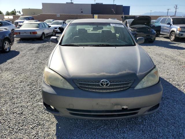 JTDBE32KX40245517 - 2004 TOYOTA CAMRY LE GRAY photo 5