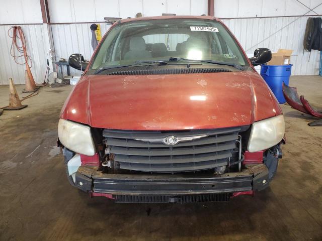1A8GP45RX6B747197 - 2006 CHRYSLER TOWN & COU RED photo 5
