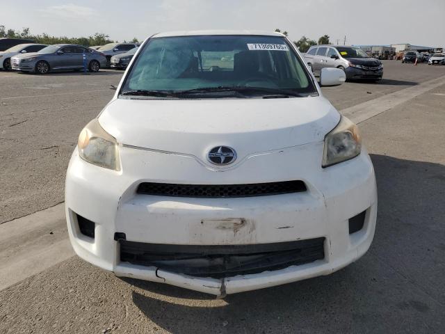 JTKKUPB47D1036752 - 2013 TOYOTA SCION XD Blanco foto 5