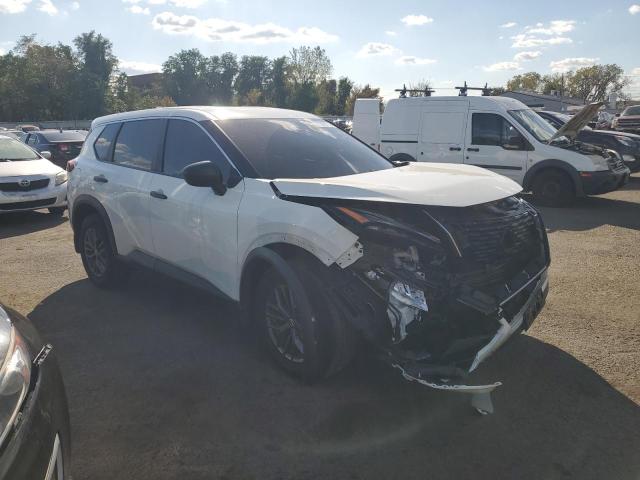 5N1AT3AB0MC834024 - 2021 NISSAN ROGUE S WHITE photo 4