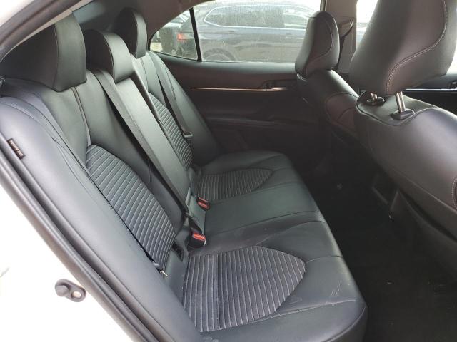 4T1B11HK0JU654388 - 2018 TOYOTA CAMRY L 白色 照片 10