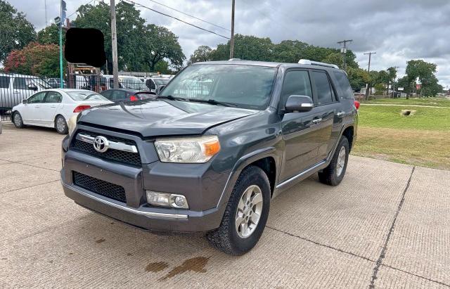 JTEZU5JR1B5032513 - 2011 TOYOTA 4RUNNER SR5 GRAY photo 2