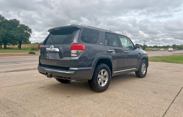 JTEZU5JR1B5032513 - 2011 TOYOTA 4RUNNER SR5 GRAY photo 4