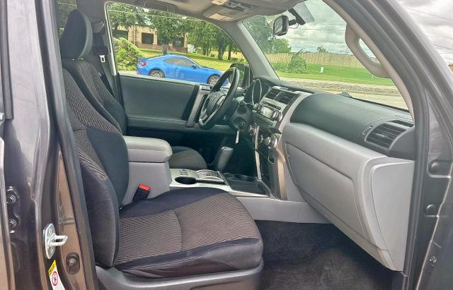 JTEZU5JR1B5032513 - 2011 TOYOTA 4RUNNER SR5 GRAY photo 5