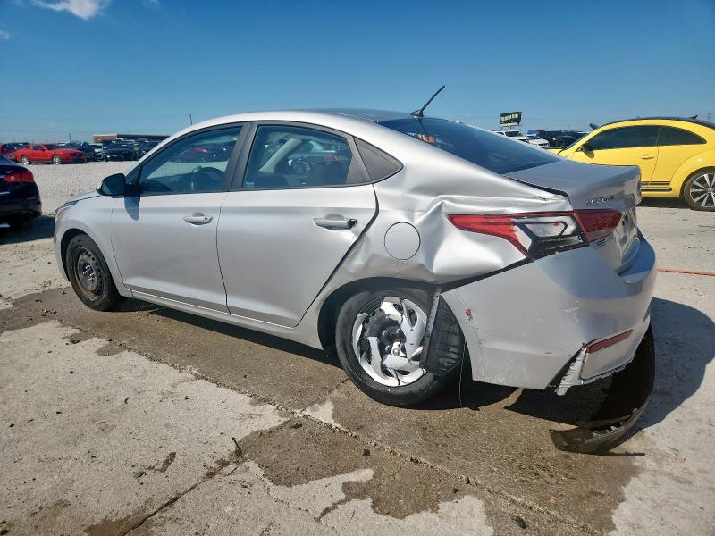 3KPC24A63LE103572 - 2020 HYUNDAI ACCENT SE 银色 照片 2