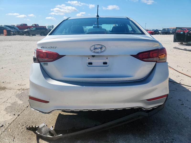 3KPC24A63LE103572 - 2020 HYUNDAI ACCENT SE 银色 照片 6