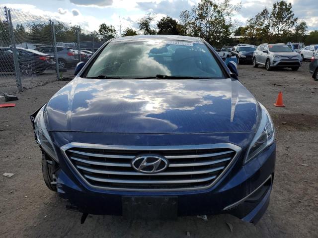 5NPE24AF0GH295429 - 2016 HYUNDAI SONATA SE BLUE photo 5