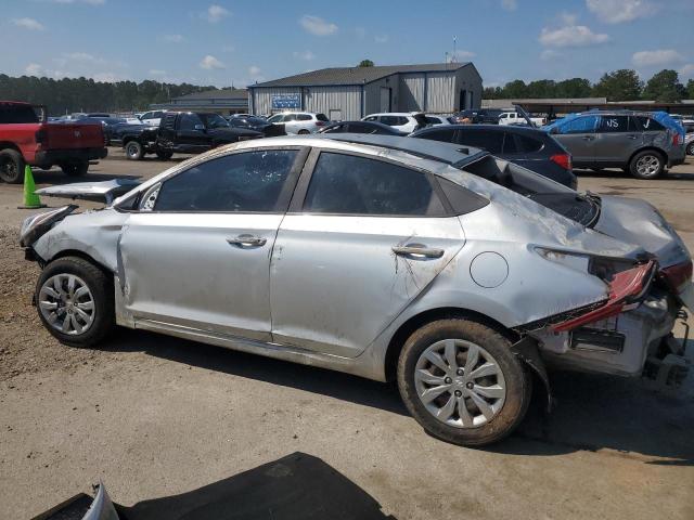 3KPC24A31JE012741 - 2018 HYUNDAI ACCENT SE Silber Foto 2