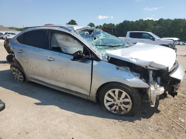 3KPC24A31JE012741 - 2018 HYUNDAI ACCENT SE Silber Foto 4