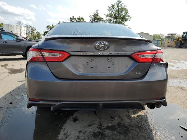4T1M11AK4LU867981 - 2020 TOYOTA CAMRY SE 灰色 照片 6