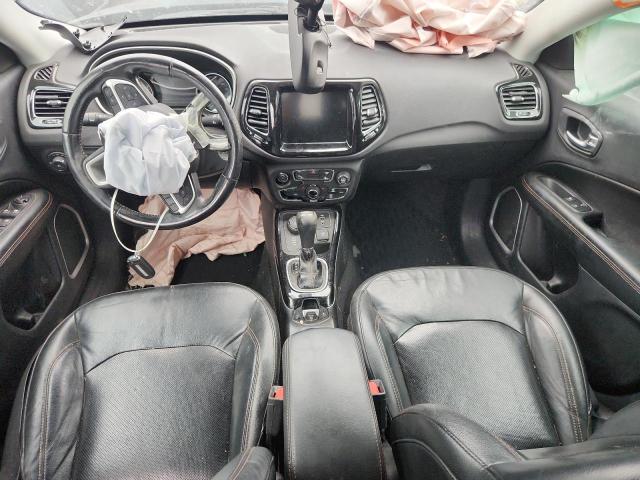 3C4NJDCB8JT332568 - 2018 JEEP COMPASS LIMITED Czarny zdjęcie 8
