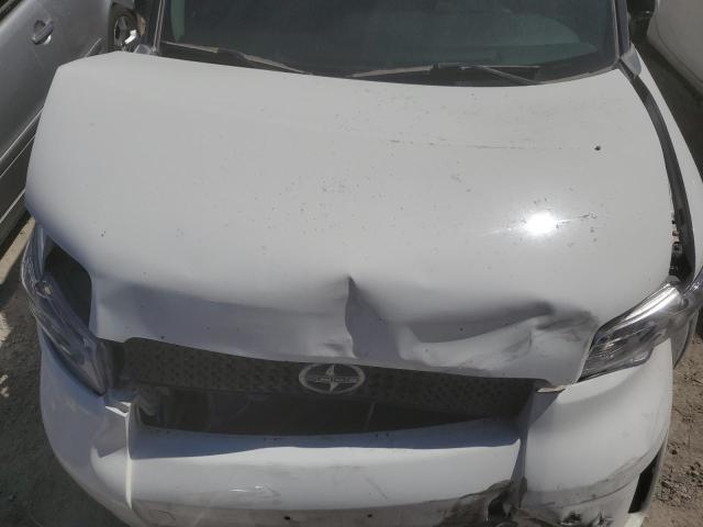 JTLKE50E581027806 - 2008 TOYOTA SCION XB WHITE photo 11