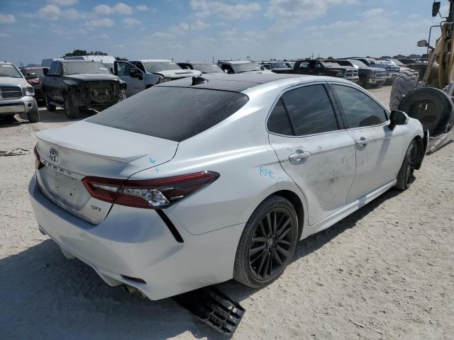 4T1K61AK8NU032235 - 2022 TOYOTA CAMRY XSE WHITE photo 3