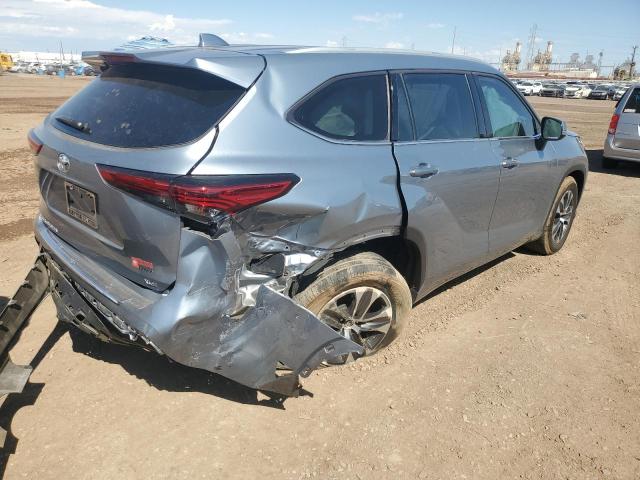 5TDHZRAH3NS116234 - 2022 TOYOTA HIGHLANDER XLE GRAY photo 3
