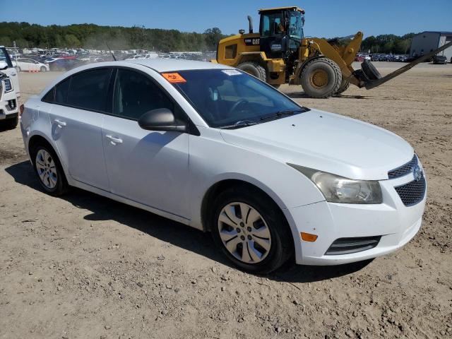 1G1PA5SH2D7278058 - 2013 CHEVROLET CRUZE LS WHITE photo 4