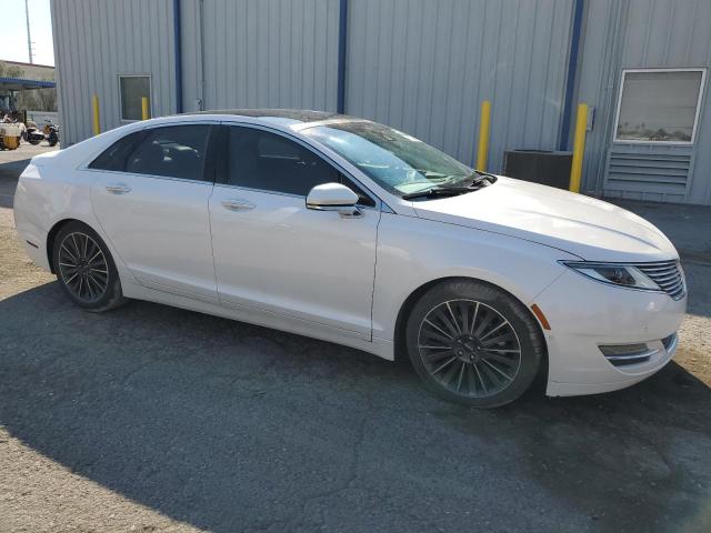 3LN6L2G95GR632581 - 2016 LINCOLN MKZ WHITE photo 4