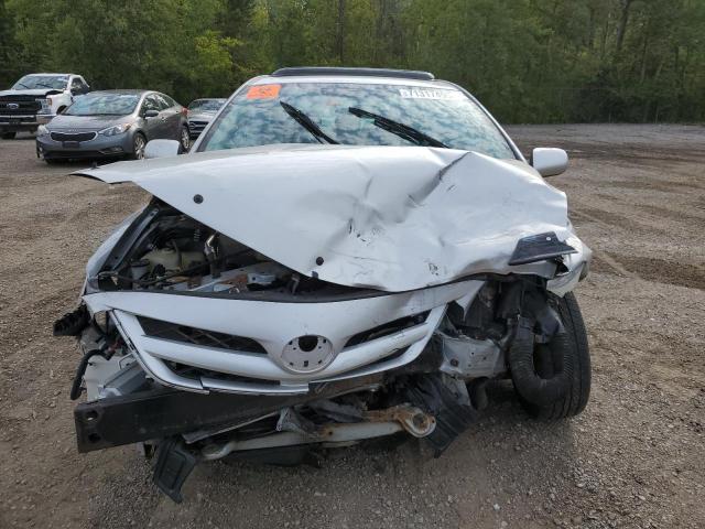 2T1BU4EE1DC101178 - 2013 TOYOTA COROLLA BASE SILVER photo 5