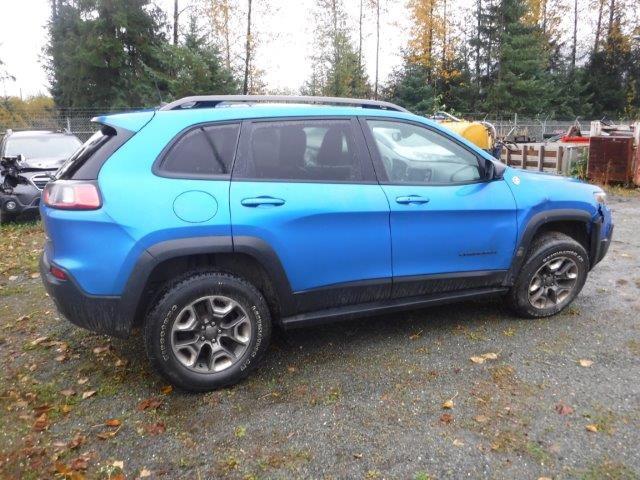 1C4PJMBN8KD188869 - 2019 JEEP CHEROKEE TRAILHAWK BLUE photo 3