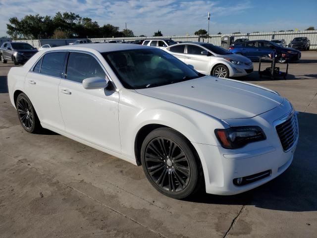 2C3CCABGXCH202062 - 2012 CHRYSLER 300 S WHITE photo 4