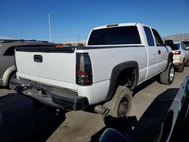 1GCHC29UX4E155434 - 2004 CHEVROLET SILVERADO C2500 HEAVY DUTY WHITE photo 3