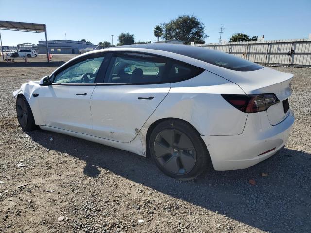 5YJ3E1EA6NF128189 - 2022 TESLA MODEL 3 WHITE photo 2