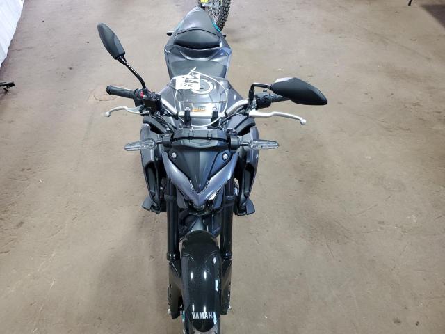 MH3RH20Y6RK013548 - 2024 YAMAHA MT-03 GRAY photo 5