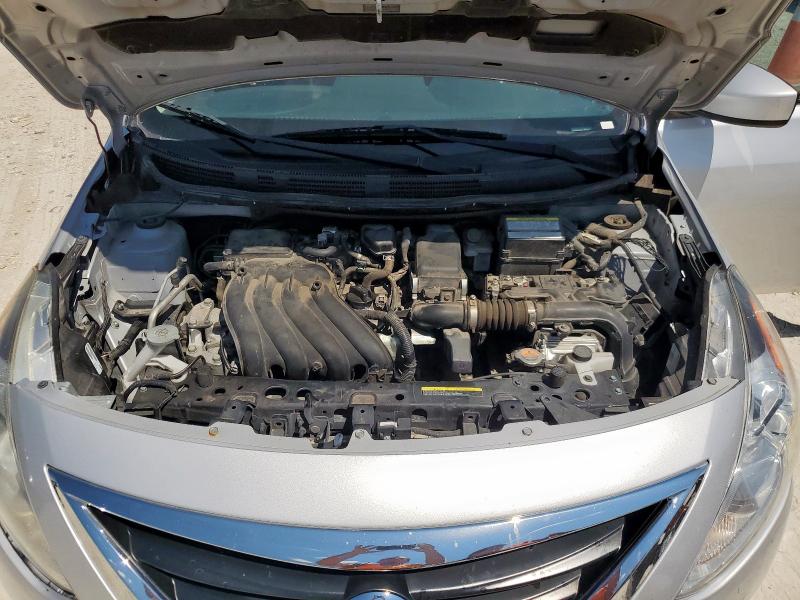 3N1CN7AP8JL867849 - 2018 NISSAN VERSA S فضي صورة 11