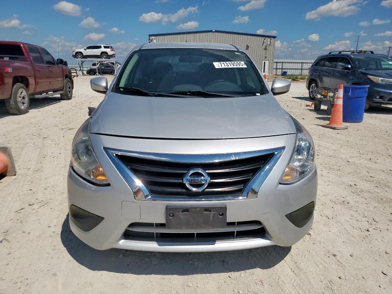 3N1CN7AP8JL867849 - 2018 NISSAN VERSA S فضي صورة 5