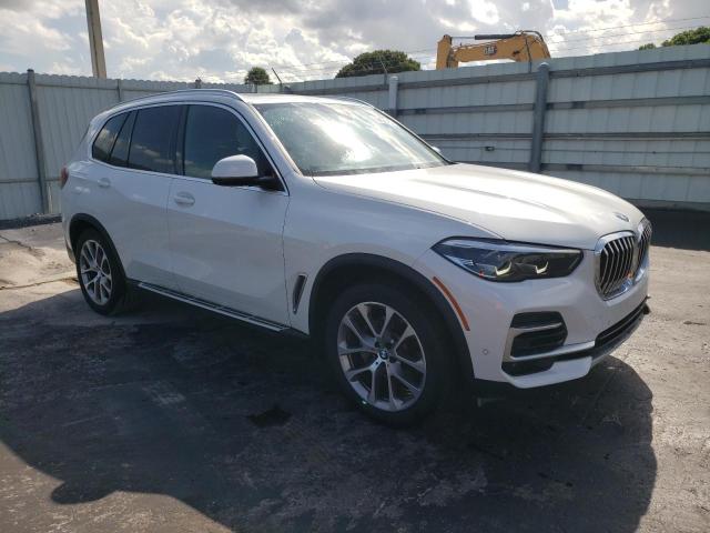 5UXCR6C00P9P59754 - 2023 BMW X5 XDRIVE40I WHITE photo 4