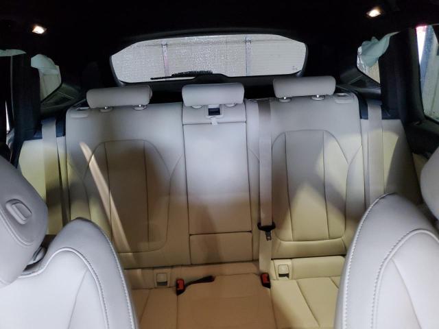 5UXTR9C50JLD89349 - 2018 BMW X3 XDRIVE30I WHITE photo 10