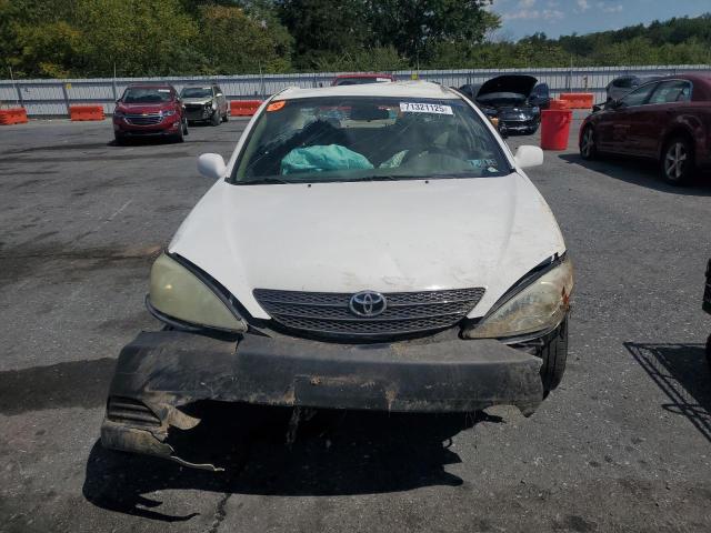 4T1BE32K42U107814 - 2002 TOYOTA CAMRY LE WHITE photo 5