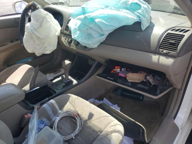 4T1BE32K42U107814 - 2002 TOYOTA CAMRY LE WHITE photo 8