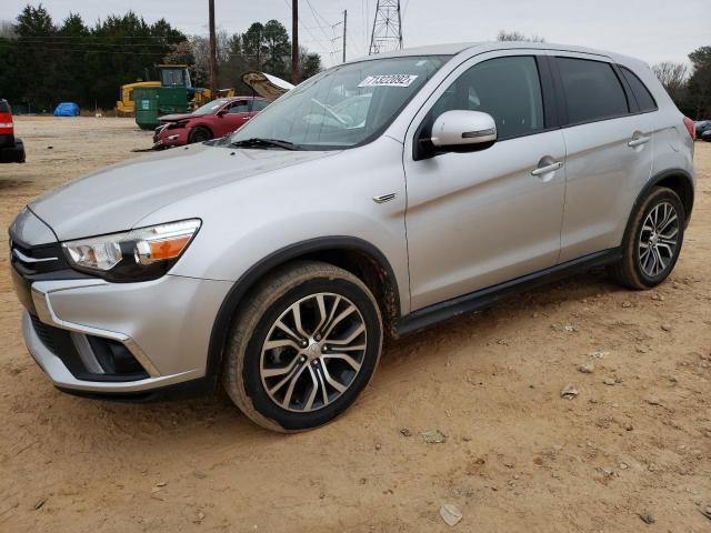 JA4AP3AW3JU022177 - 2018 MITSUBISHI OUTLANDER ES ვერცხლისფერი ფოტო 1