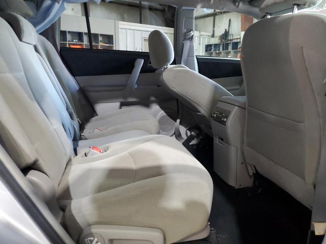 5TDBK3EH8DS245599 - 2013 TOYOTA HIGHLANDER BASE Srebrny zdjęcie 11