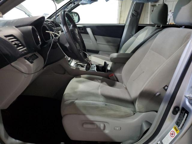 5TDBK3EH8DS245599 - 2013 TOYOTA HIGHLANDER BASE Srebrny zdjęcie 7