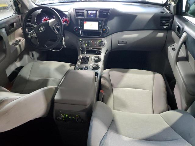 5TDBK3EH8DS245599 - 2013 TOYOTA HIGHLANDER BASE Srebrny zdjęcie 8
