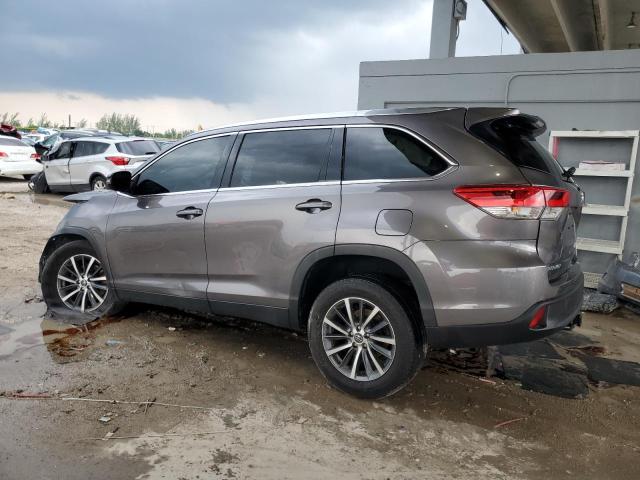 5TDKZRFH3KS556626 - 2019 TOYOTA HIGHLANDER SE 石墨色 照片 2