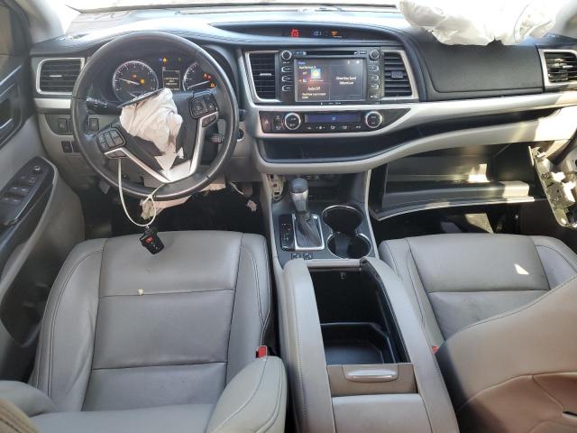 5TDKZRFH3KS556626 - 2019 TOYOTA HIGHLANDER SE 石墨色 照片 8