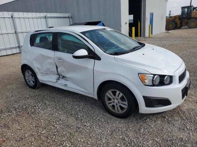 1G1JC6SH6F4155048 - 2015 CHEVROLET SONIC LT თეთრი ფოტო 4