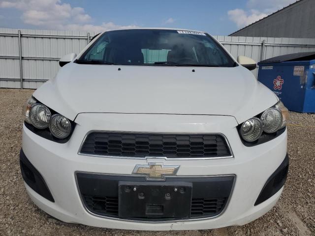 1G1JC6SH6F4155048 - 2015 CHEVROLET SONIC LT თეთრი ფოტო 5