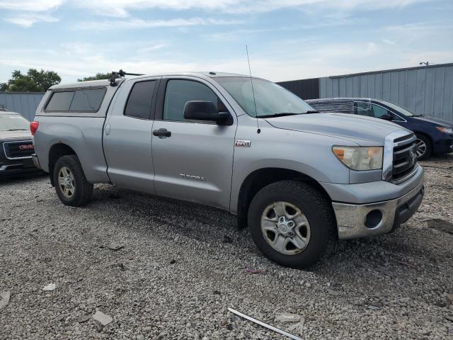 5TFUW5F1XAX107501 - 2010 TOYOTA TUNDRA DOUBLE CAB SR5 SILVER photo 4