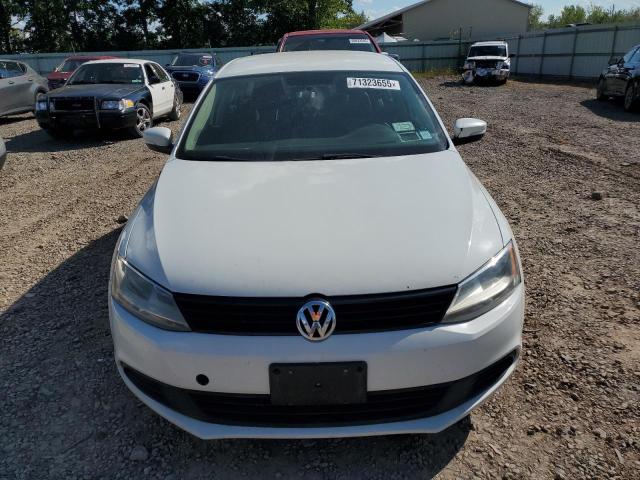 3VWD17AJ6EM417378 - 2014 VOLKSWAGEN JETTA SE WHITE photo 5