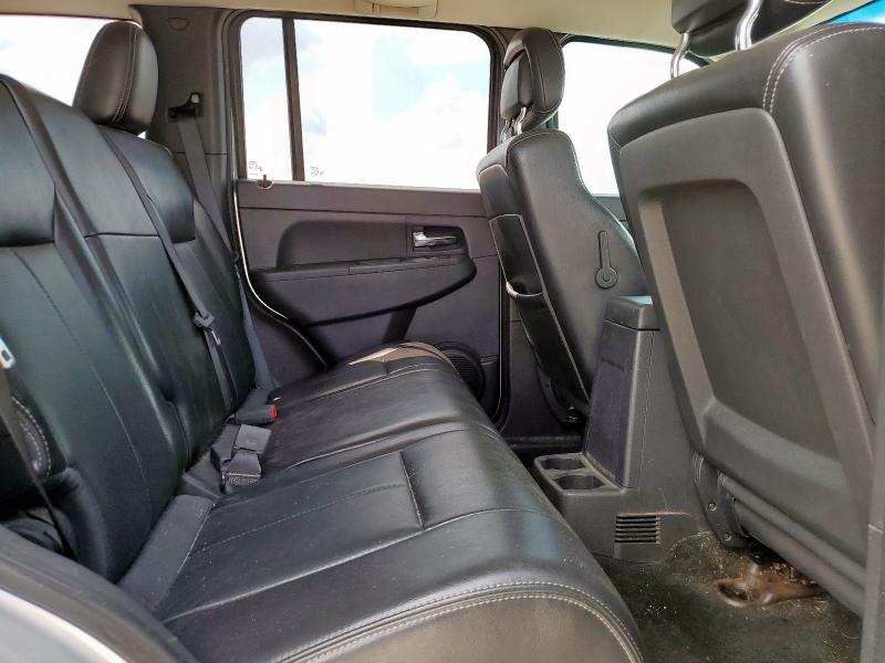 1C4PJLAK3CW144771 - 2012 JEEP LIBERTY SPORT SILVER photo 11