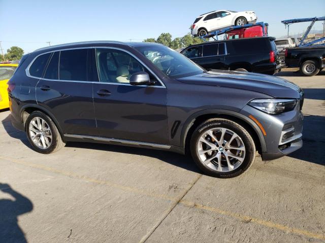 5UXCR6C01N9J33031 - 2022 BMW X5 XDRIVE40I GRAY photo 4