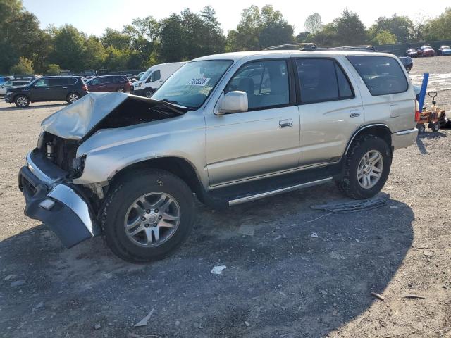 2000 TOYOTA 4RUNNER SR5, 